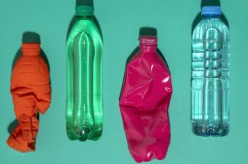 С сентября 2025 года в России запретят три типа ПЭТ-упаковки С сентября 2025 года в России запретят три типа ПЭТ-упаковки