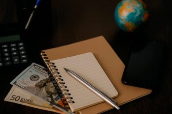 Как переводить деньги из-за границы в Россию в 2025 году: все способы с плюсами и минусами Как переводить деньги из-за границы в Россию в 2025 году: все способы с плюсами и минусами