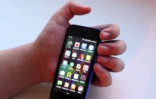 Российские разработчики выпустили двойник iPhone Российские разработчики выпустили двойник iPhone
