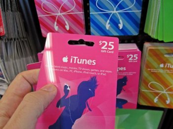 Российские магазины электроники начали продавать подарочные карты iTunes Российские магазины электроники начали продавать подарочные карты iTunes