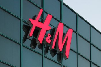 Китай запрещает «небезопасную» продукцию H&M Китай запрещает «небезопасную» продукцию H&M