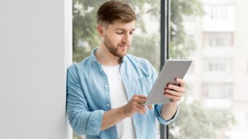 Apple отложила выпуск складного iPad Apple отложила выпуск складного iPad