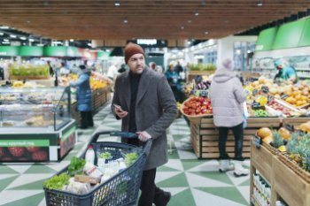 Минимальная продуктовая корзина в России за год подорожала на 3,6% Минимальная продуктовая корзина в России за год подорожала на 3,6%