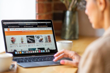 Опытный Shein против молодого и дерзкого Temu: кто победит в схватке? Опытный Shein против молодого и дерзкого Temu: кто победит в схватке?