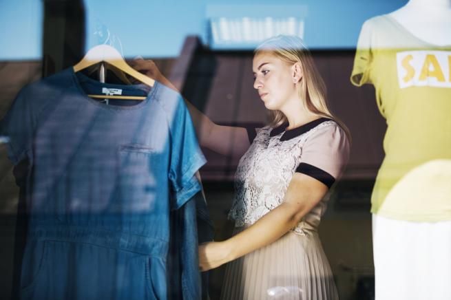 Российские потребители перешли на одежду и обувь локальных брендов Российские потребители перешли на одежду и обувь локальных брендов