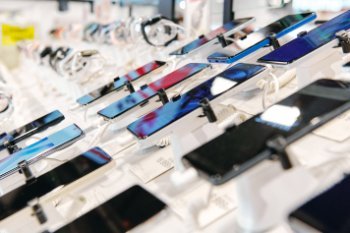 В России вырос спрос на недорогие смартфоны с большим объемом памяти В России вырос спрос на недорогие смартфоны с большим объемом памяти