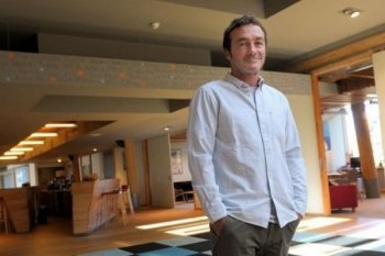 Глава Quiksilver Пьер Аньез пропал без вести в Атлантике у побережья Франции Глава Quiksilver Пьер Аньез пропал без вести в Атлантике у побережья Франции