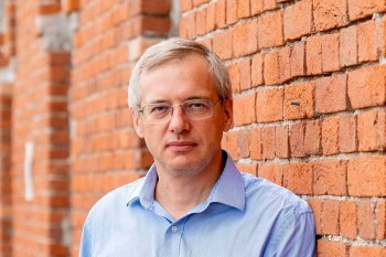 Дмитрий Алексеев, DNS: «Цифры по онлайну нужны инвесторам, покупателей интересует ассортимент и цены» Дмитрий Алексеев, DNS: «Цифры по онлайну нужны инвесторам, покупателей интересует ассортимент и цены»