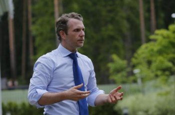 Максим Левченко будет судиться со Смольным за открытие фуд-кортов Максим Левченко будет судиться со Смольным за открытие фуд-кортов