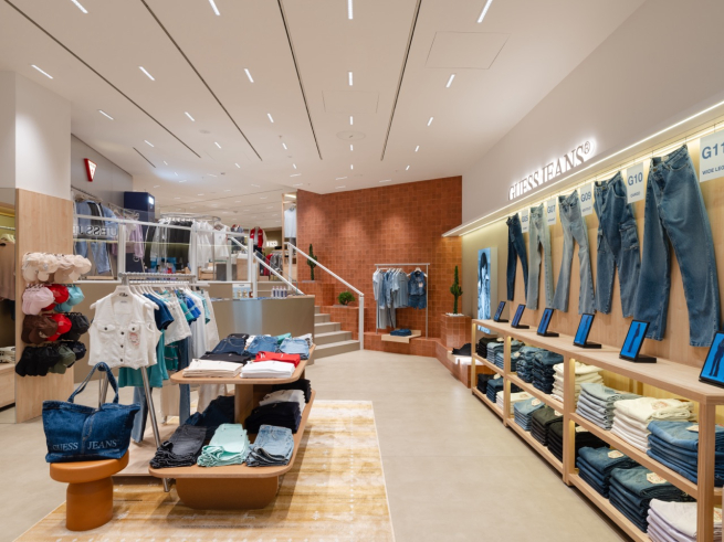 GUESS JEANS открыл первый флагман в России GUESS JEANS открыл первый флагман в России