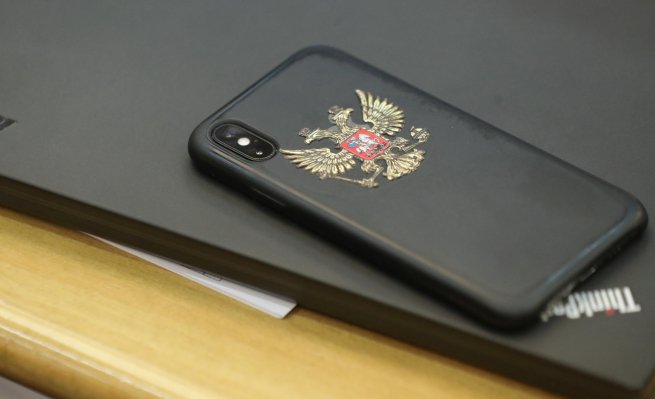 Владимир Путин подписал закон об установке RuStore на все новые смартфоны Владимир Путин подписал закон об установке RuStore на все новые смартфоны