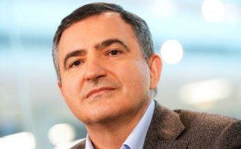 Бывший топ-менеджер «Сбера» Лев Хасис уехал в США Бывший топ-менеджер «Сбера» Лев Хасис уехал в США