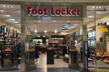 Foot Locker купит двух конкурентов Foot Locker купит двух конкурентов