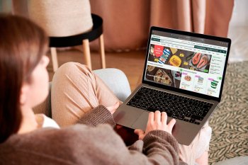 «Живые» продажи: как лайв-стримы стали эффективным инструментом продаж для Vprok.ru Перекрёсток «Живые» продажи: как лайв-стримы стали эффективным инструментом продаж для Vprok.ru Перекрёсток
