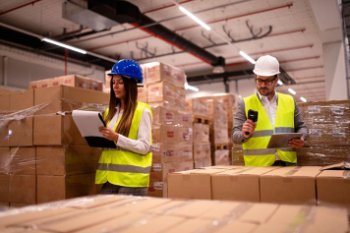 Как безопасно принимать на работу «синих воротничков»: инструкция для бизнеса Как безопасно принимать на работу «синих воротничков»: инструкция для бизнеса