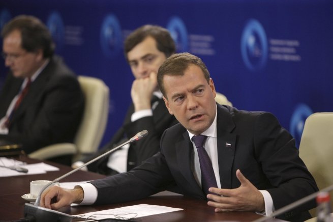Медведев подписал постановление о введении пошлин на украинские товары