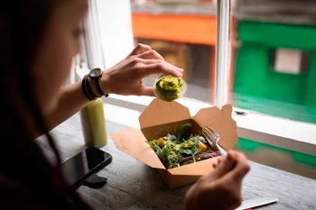 Введение ГОСТа на доставку готовой еды и товаров: есть ли в нем необходимость, и к чему приведет его появление? Введение ГОСТа на доставку готовой еды и товаров: есть ли в нем необходимость, и к чему приведет его появление?