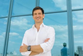 Флориан Янсен покидает «Магнит» и войдет в совет директоров девелопера Glorax Флориан Янсен покидает «Магнит» и войдет в совет директоров девелопера Glorax