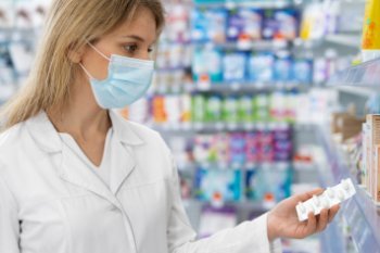 RNC Pharma: в России сокращается численность аптек RNC Pharma: в России сокращается численность аптек