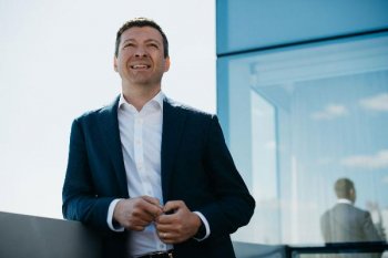 Финансовый и операционный директор Яндекса Грег Абовский уходит из компании Финансовый и операционный директор Яндекса Грег Абовский уходит из компании