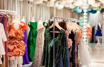 Ozon и Sokolov рассказали, во сколько обойдется создать образ на выпускной в этом году Ozon и Sokolov рассказали, во сколько обойдется создать образ на выпускной в этом году