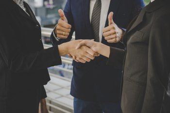 Начать бизнес самому VS найти партнеров: предприниматель дал честный ответ Начать бизнес самому VS найти партнеров: предприниматель дал честный ответ