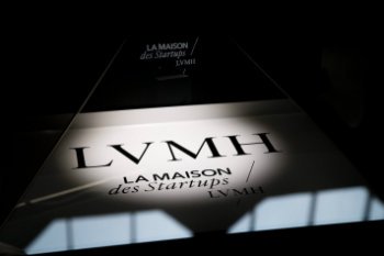 LVMH увеличил долю в капитале Moncler LVMH увеличил долю в капитале Moncler