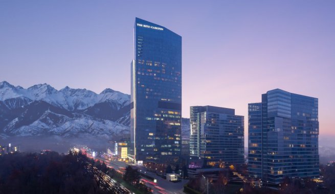 CAWS: весь август скидка 100% на третий билет CAWS: весь август скидка 100% на третий билет