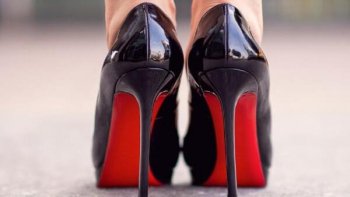 Семья основателя Fiat станет совладелицей обувного бренда Christian Louboutin Семья основателя Fiat станет совладелицей обувного бренда Christian Louboutin