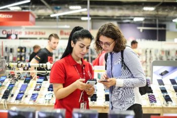 70% россиян обращаются к консультантам в магазинах при выборе техники 70% россиян обращаются к консультантам в магазинах при выборе техники