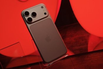 Apple просит поставщиков нарастить производство базовых версий iPhone 17 Apple просит поставщиков нарастить производство базовых версий iPhone 17