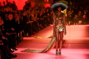 Новым креативным директором Schiaparelli стал Бертран Гийон Новым креативным директором Schiaparelli стал Бертран Гийон
