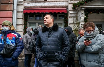 Полиция задержала ресторатора, выступающего против QR-кодов Полиция задержала ресторатора, выступающего против QR-кодов