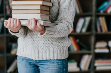 Продажи в книжных магазинах Петербурга с начала года сократились на 8% Продажи в книжных магазинах Петербурга с начала года сократились на 8%