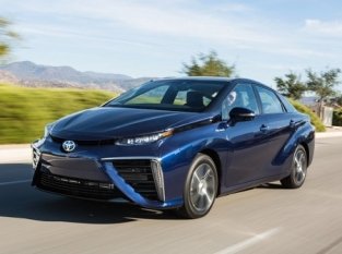 В Японии стартовали продажи первого в мире водородного седана Toyota Mirai В Японии стартовали продажи первого в мире водородного седана Toyota Mirai