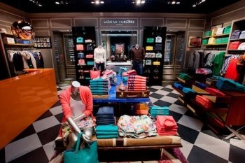 В России открылся первый магазин Lion of Porches В России открылся первый магазин Lion of Porches