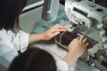 «Фаберлик» продала свою швейную фабрику в Ивановской области «Фаберлик» продала свою швейную фабрику в Ивановской области