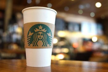 Starbucks и Яндекс.Еда запускают доставку в России Starbucks и Яндекс.Еда запускают доставку в России