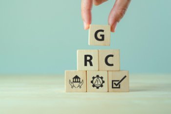 GRC в ритейле: как не утонуть в операционном хаосе GRC в ритейле: как не утонуть в операционном хаосе