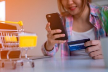 Как настроить платежи и улучшить конверсию на нишевом маркетплейсе? Как настроить платежи и улучшить конверсию на нишевом маркетплейсе?