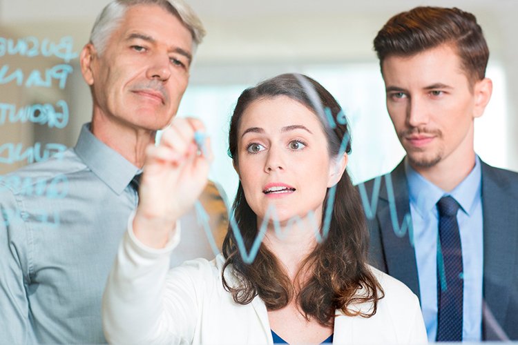 Ритейл в 2025 году: от точечных ИТ-проектов к управляемой операционной модели Ритейл в 2025 году: от точечных ИТ-проектов к управляемой операционной модели