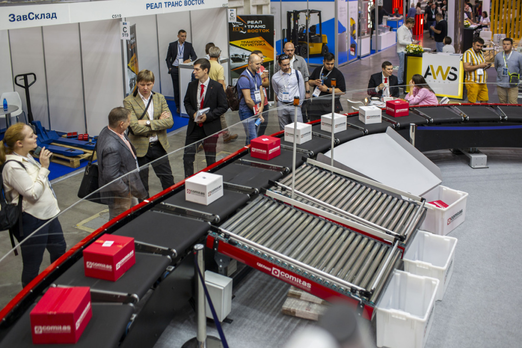 COMITAS впервые представил на CeMAT RUSSIA 2024 действующий кран-штабелер, систему 3D-шаттл и кроссбелт собственной разработки COMITAS впервые представил на CeMAT RUSSIA 2024 действующий кран-штабелер, систему 3D-шаттл и кроссбелт собственной разработки