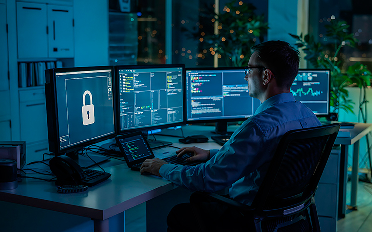 Сайт под прицелом: три эффективных способа защитить от взлома малый бизнес Сайт под прицелом: три эффективных способа защитить от взлома малый бизнес