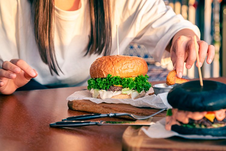 Solo-премиум, терапия выбором и вайб-математика: что глобальный отчет Yum! Brands говорит о будущем еды Solo-премиум, терапия выбором и вайб-математика: что глобальный отчет Yum! Brands говорит о будущем еды