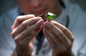 В России в 1,8 раза вырос спрос на ювелиров В России в 1,8 раза вырос спрос на ювелиров