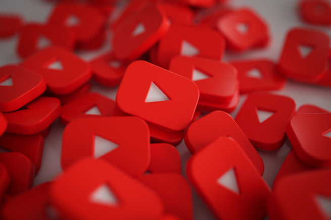 YouTube будет требовать от пользователей ставить метки на созданный нейросетями контент YouTube будет требовать от пользователей ставить метки на созданный нейросетями контент