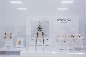 Россияне потратили на ювелирные изделия 141,6 млрд рублей в первом полугодии 2023 года Россияне потратили на ювелирные изделия 141,6 млрд рублей в первом полугодии 2023 года