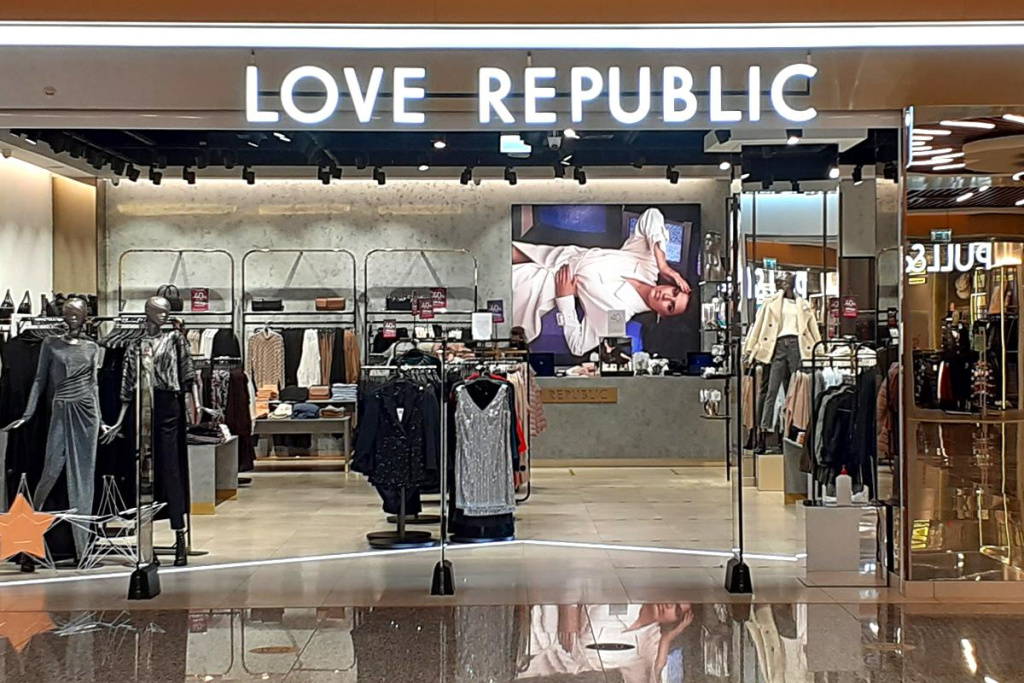 Во Владивостоке открылся самый большой флагман LOVE REPUBLIC Во Владивостоке открылся самый большой флагман LOVE REPUBLIC