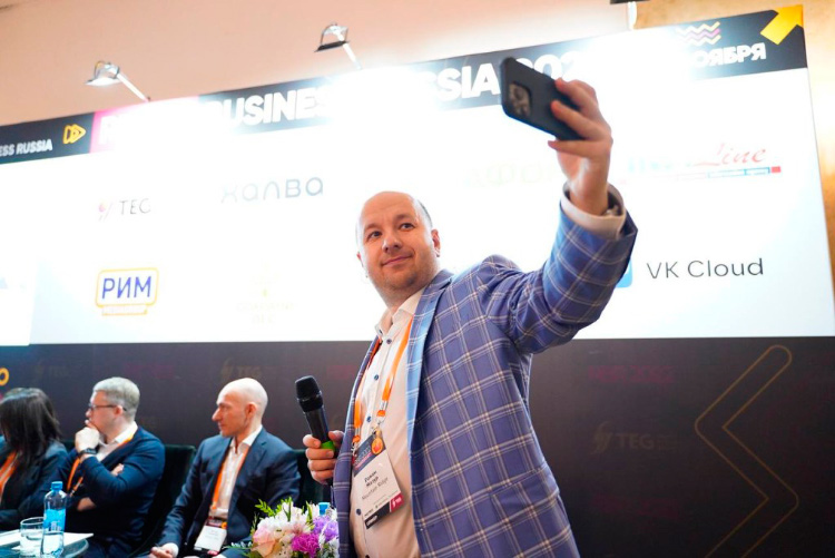 Устоять в ценовом шторме, сохранить клиентов, увеличить продажи: главные темы саммита Retail Business Russia Устоять в ценовом шторме, сохранить клиентов, увеличить продажи: главные темы саммита Retail Business Russia