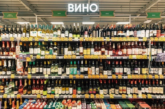 Госдума РФ приняла в первом чтении законопроект о повышении акцизов на табак и вино